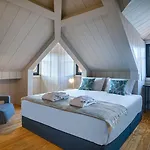 Porta Nova Collection House 4*