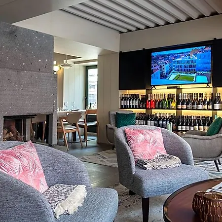 Porta Nova Collection House 4*