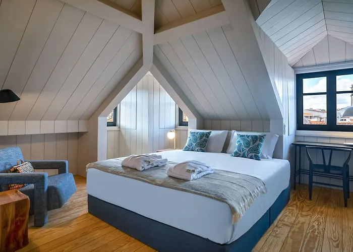 Porta Nova Collection House 4*